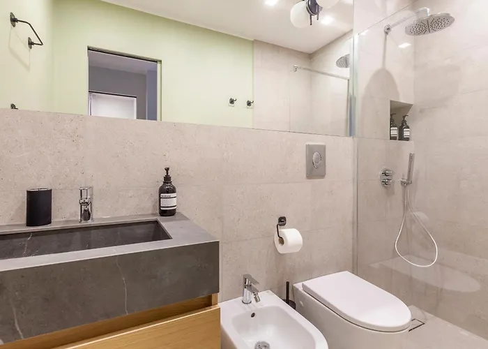 Mom's - A Few Stops From The Centre Řím